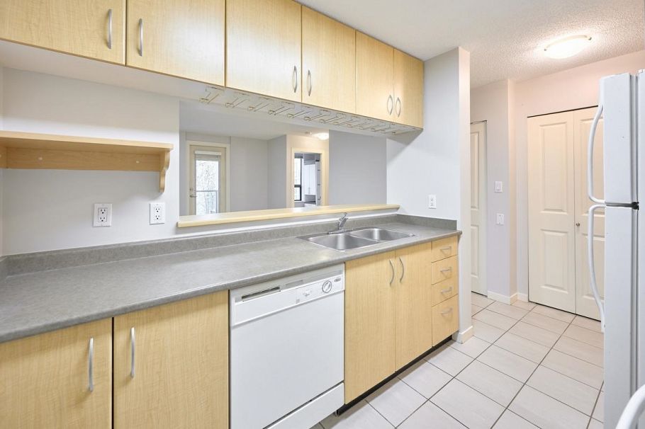 318 3638 Vanness Avenue Vancouver, BC - 5