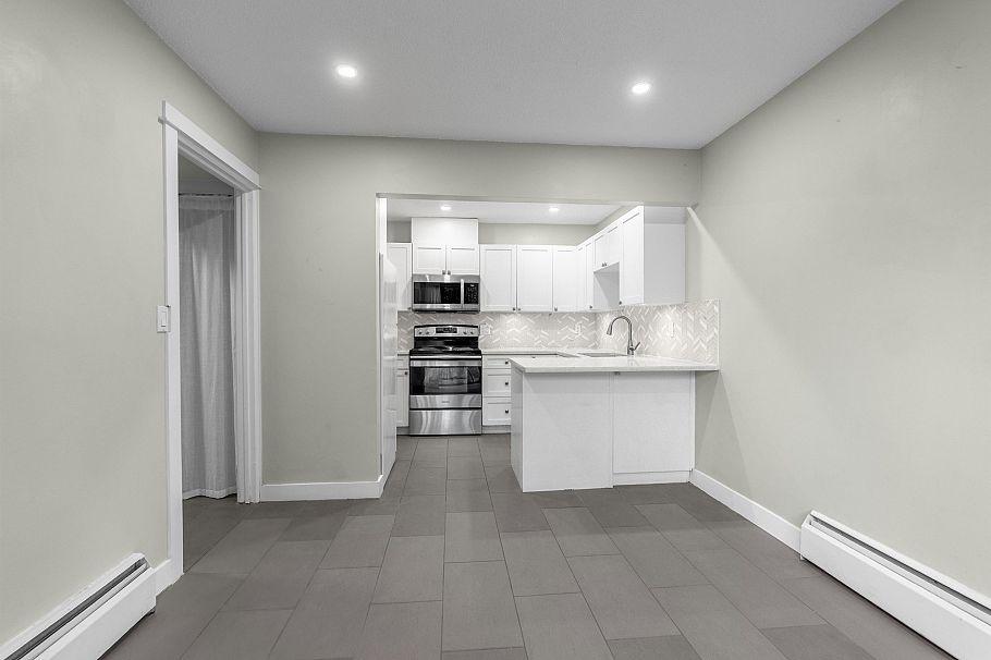 2645 Westview Drive North Vancouver, BC - 7