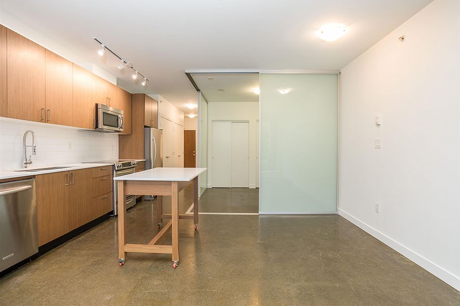 310 221 Union Street Vancouver, BC - 11