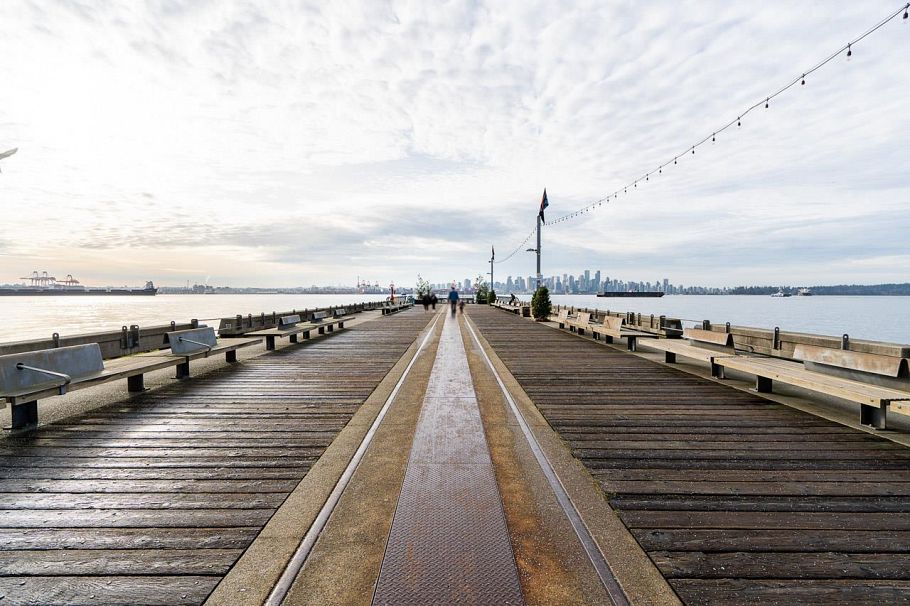 323 E Keith Road North Vancouver, BC - 29