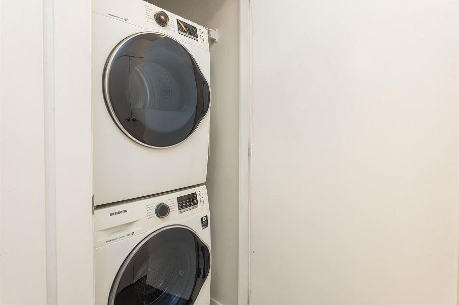 310 221 Union Street Vancouver, BC - 23