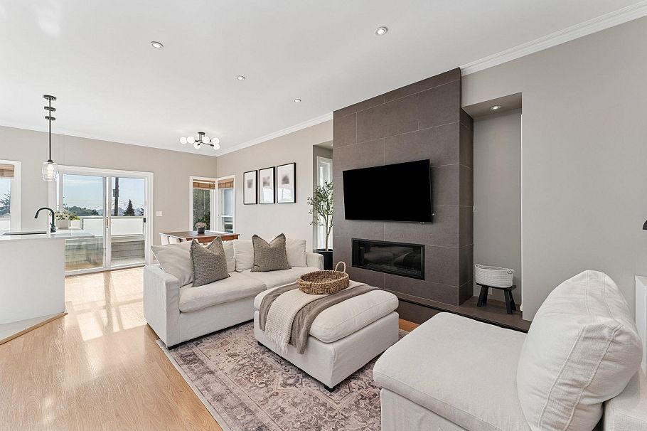 333 E Keith Road North Vancouver, BC - 5