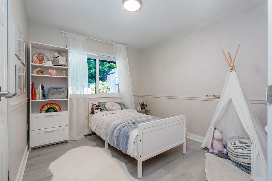 625 Seymour Court North Vancouver, BC - 18