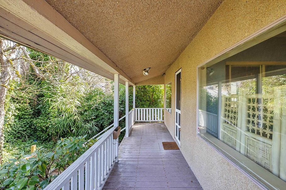 445 W Queens Road North Vancouver, BC - 7