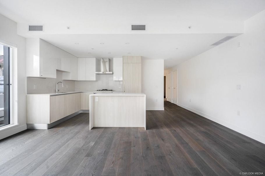 105 477 W 59th Avenue Vancouver, BC - 2