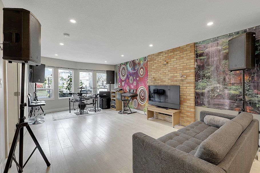 2624 Kitchener Street Vancouver, BC - 22