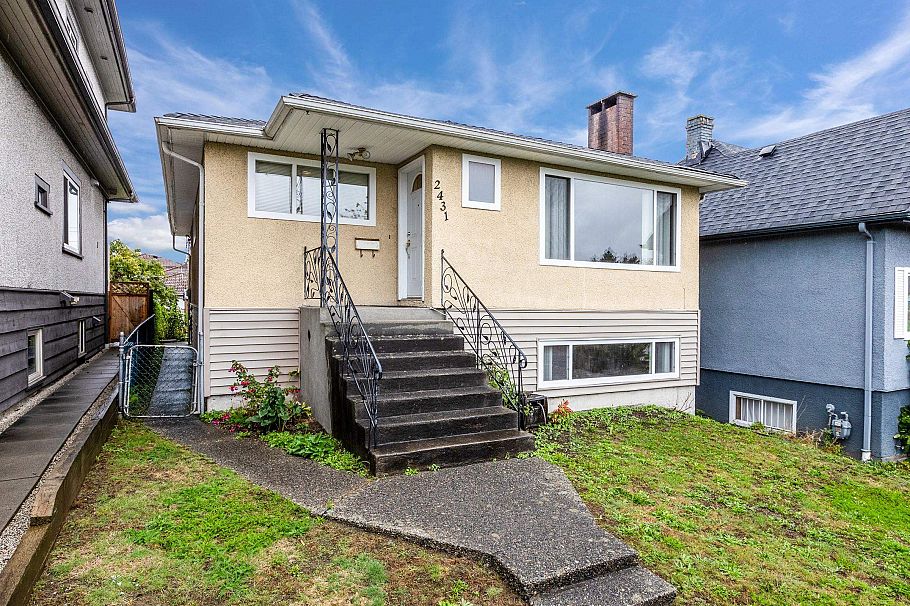 2431 E 12th Avenue Vancouver, BC - 2