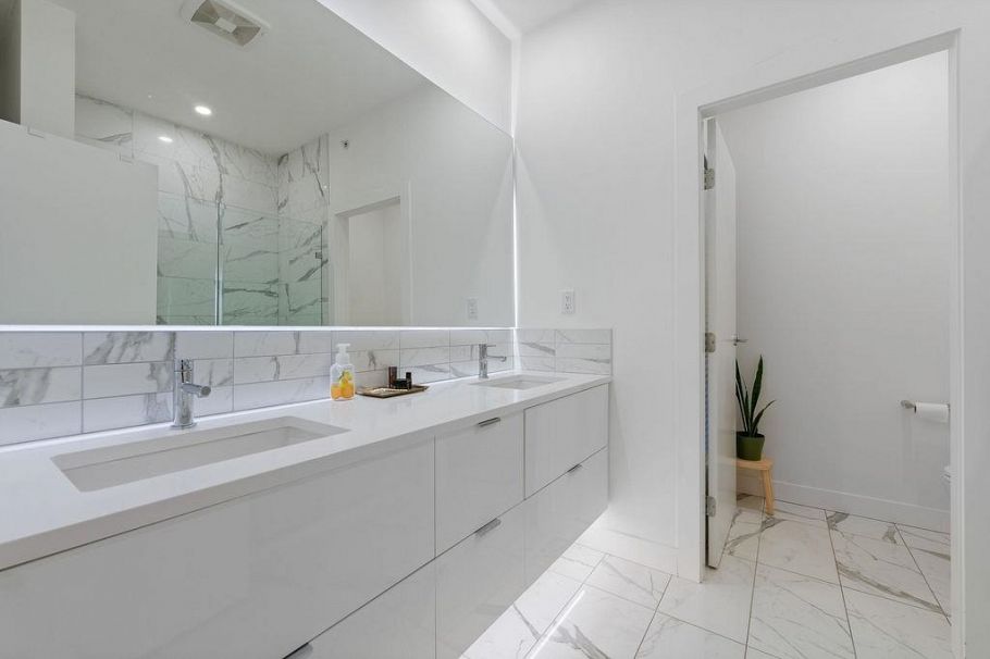 40 3596 Salal Drive North Vancouver, BC - 20