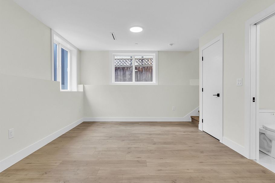 2 5221 Clarendon Street Vancouver, BC - 26