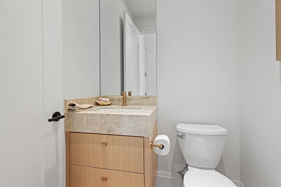 1 1243 E 27th Avenue Vancouver, BC - 11