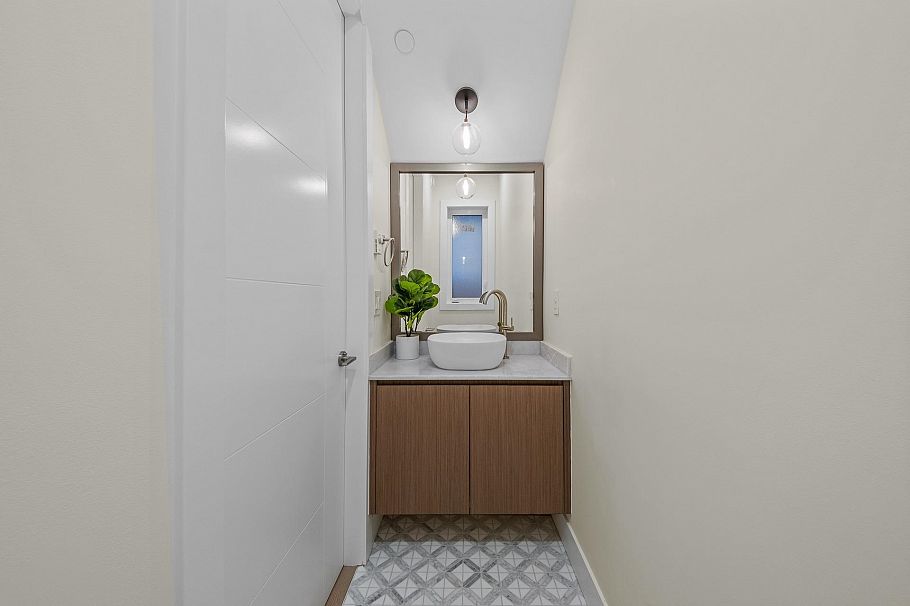 2 4650 Gothard Street Vancouver, BC - 14