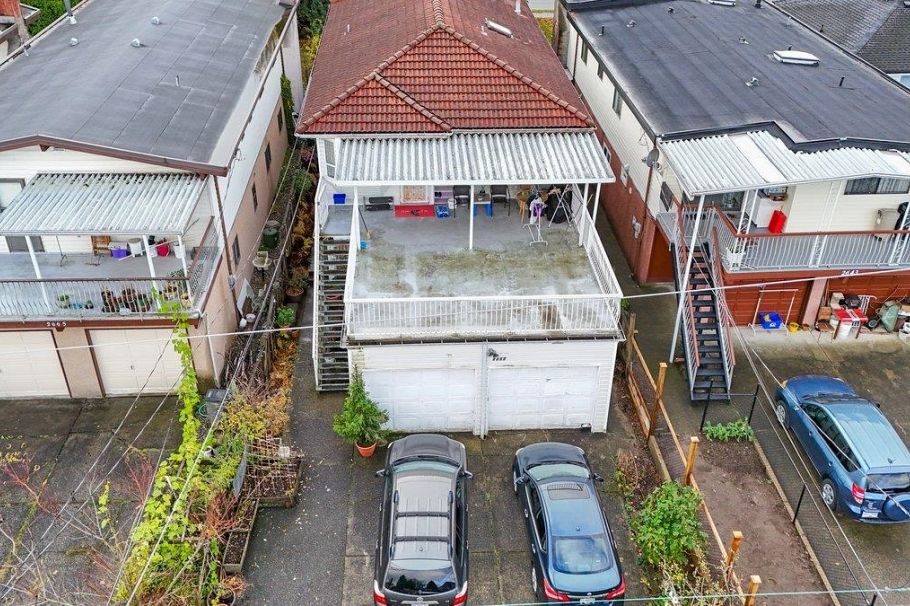 2663 E 41st Avenue Vancouver, BC - 18