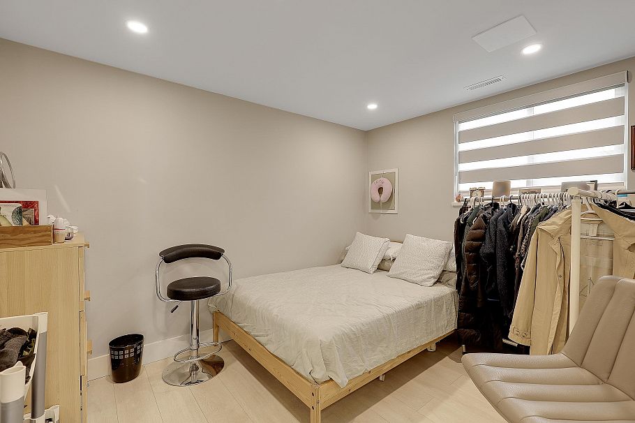 2624 Kitchener Street Vancouver, BC - 27