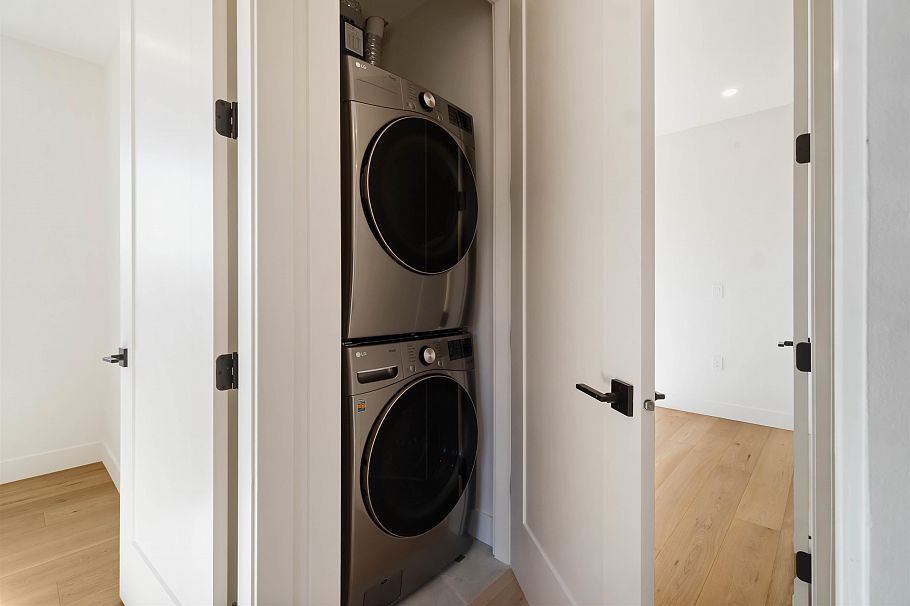 2 2658 Dundas Street Vancouver, BC - 33