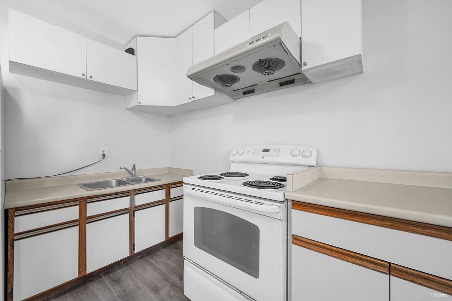 3529 Napier Street Vancouver, BC - 29