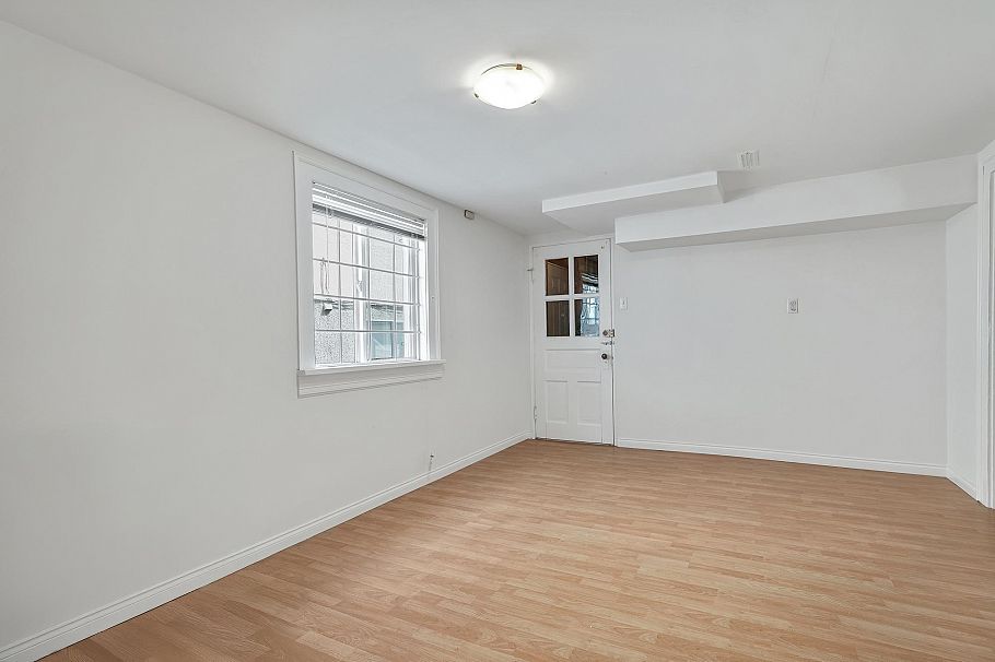 2336 45 Avenue Vancouver, BC - 27