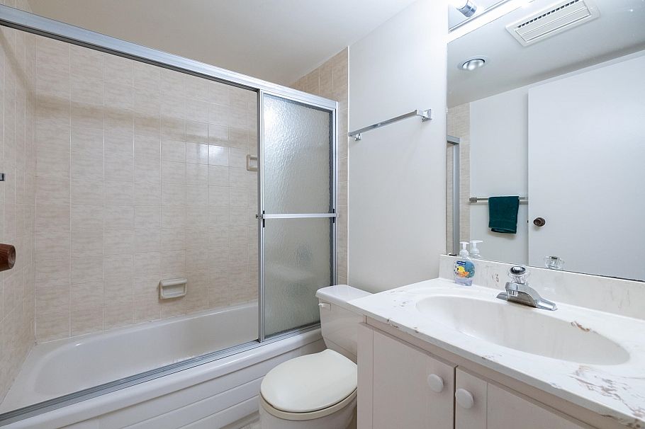 4083 Parkway Drive Vancouver, BC - 34