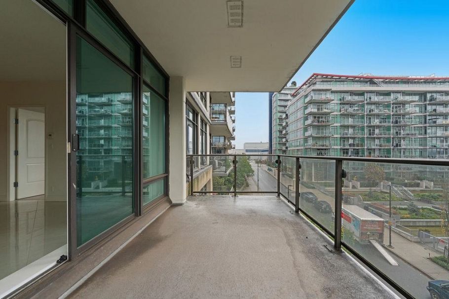 403 162 Victory Ship Way North Vancouver, BC - 39