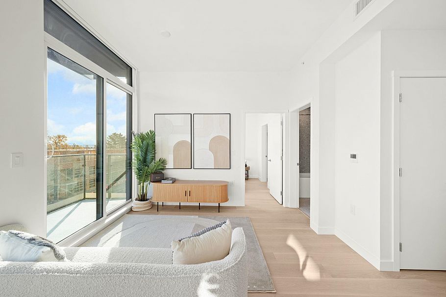 601 5212 Cambie Street Vancouver, BC - 5