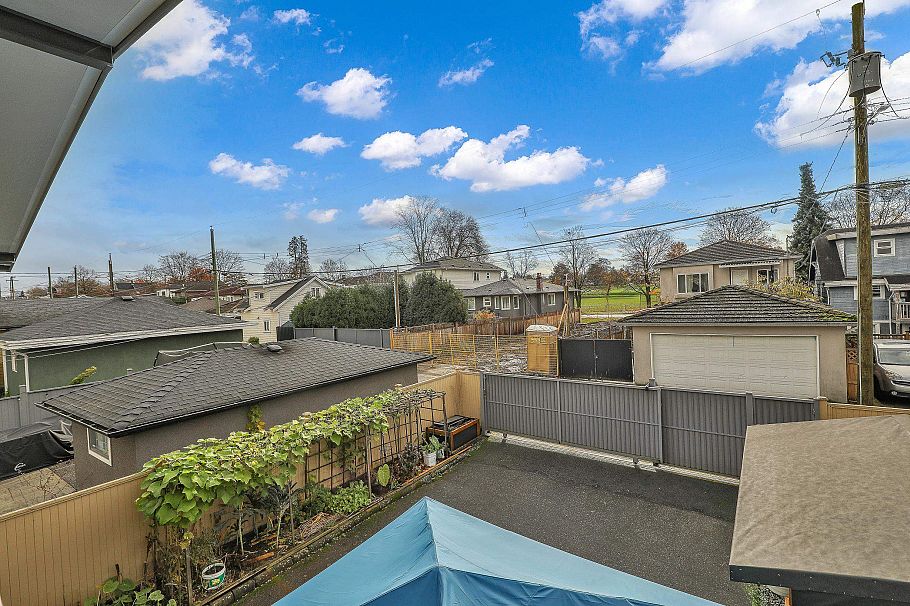 2624 Kitchener Street Vancouver, BC - 34