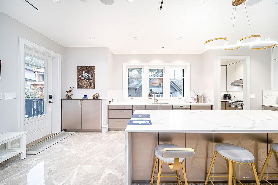 4085 W 41st Avenue Vancouver, BC - 22