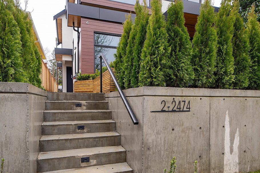 2 2474 E 21st Avenue Vancouver, BC - 2
