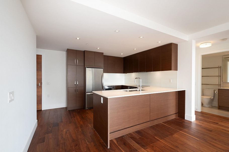 703 111 E 13th Street North Vancouver, BC - 21