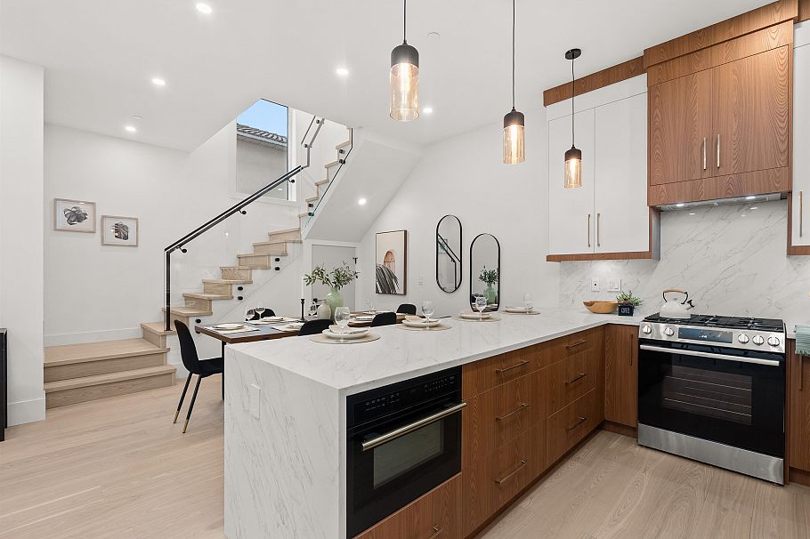 1 1822 E 14th Avenue Vancouver, BC - 7