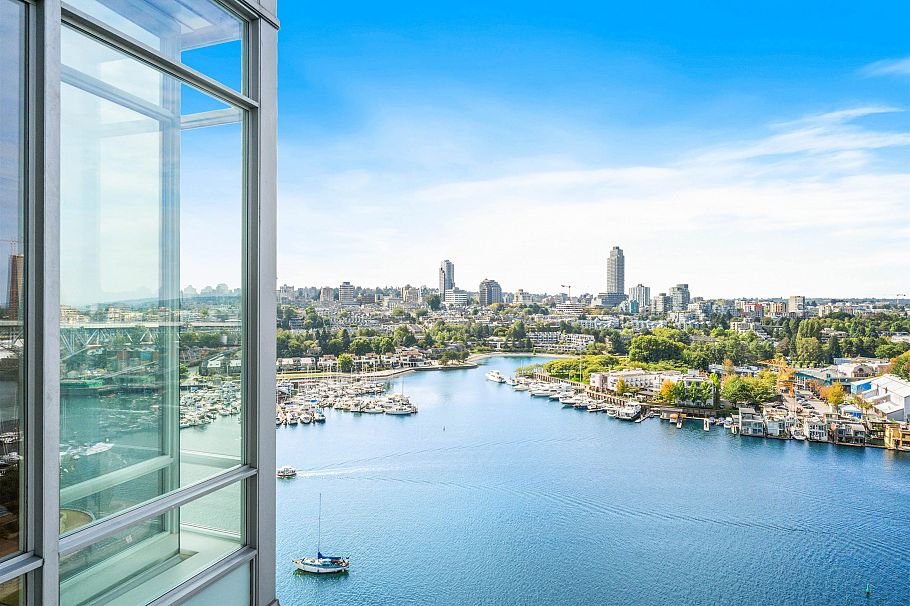 2002 1515 Homer Mews Vancouver, BC - 1