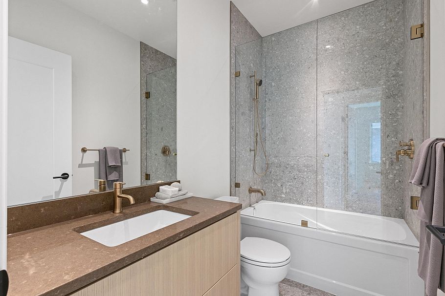 1 1243 E 27th Avenue Vancouver, BC - 14