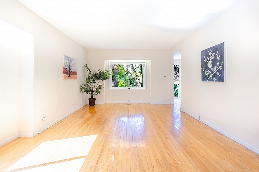 866 W 59th Avenue Vancouver, BC - 4