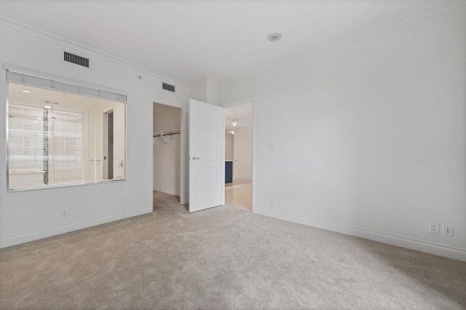 403 162 Victory Ship Way North Vancouver, BC - 25