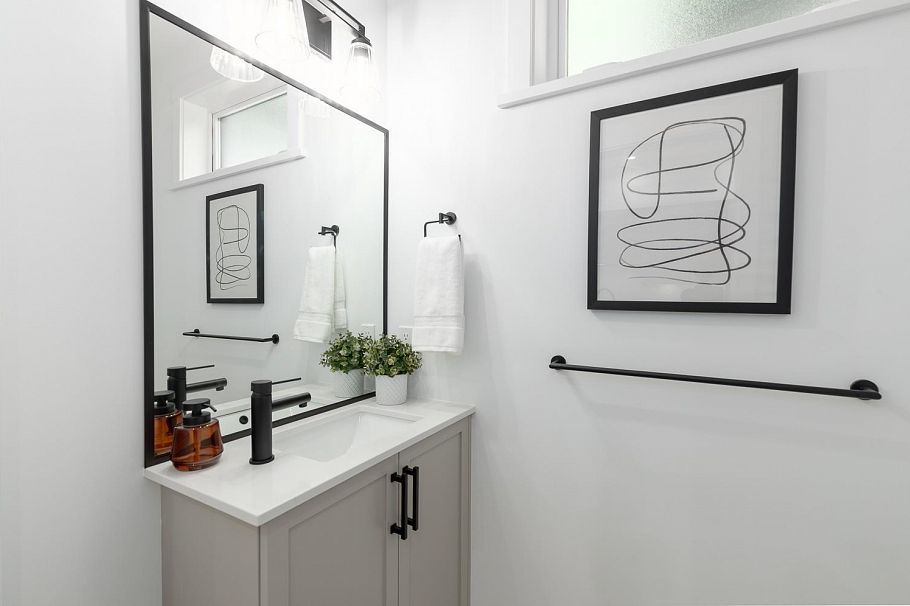 1061 Semlin Drive Vancouver, BC - 11