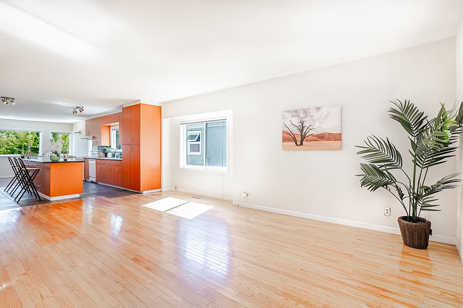 866 W 59th Avenue Vancouver, BC - 5