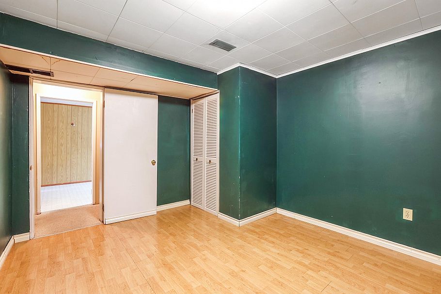 2431 E 12th Avenue Vancouver, BC - 20