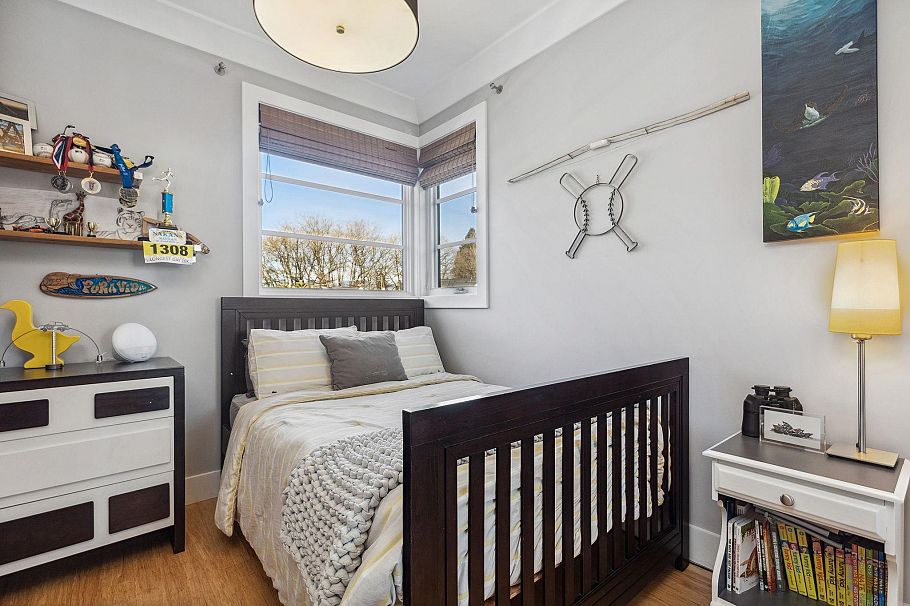 3963 W 20th Avenue Vancouver, BC - 32