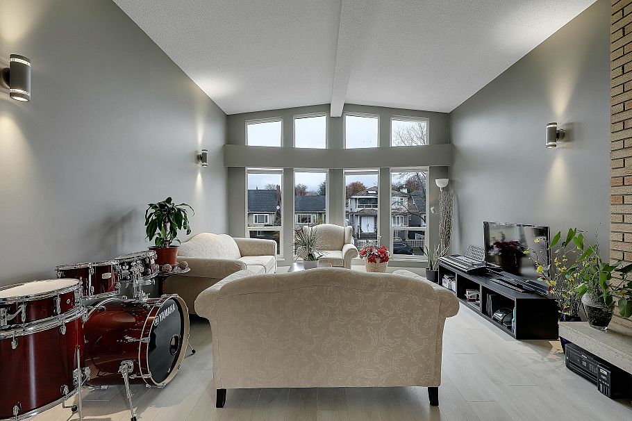 2624 Kitchener Street Vancouver, BC - 4