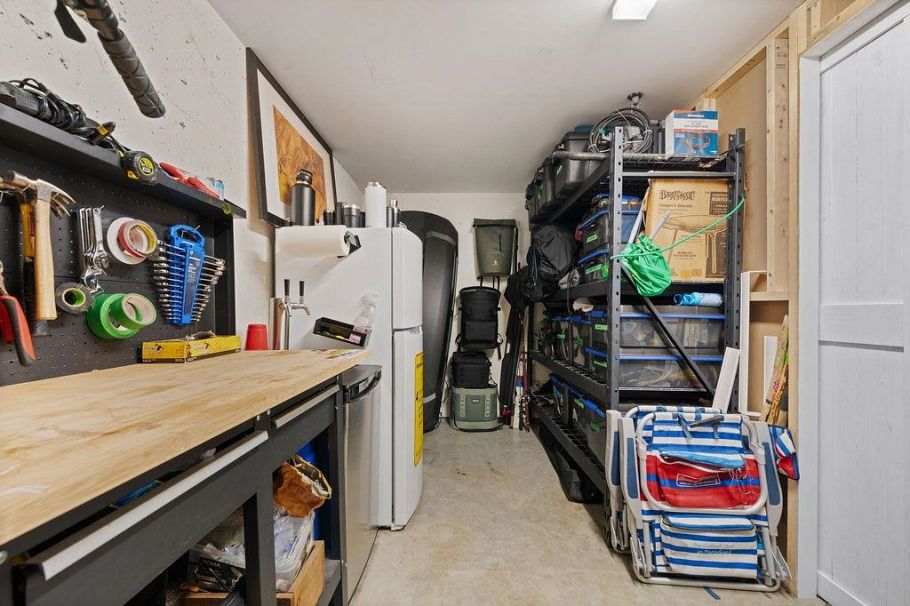 40 3596 Salal Drive North Vancouver, BC - 27