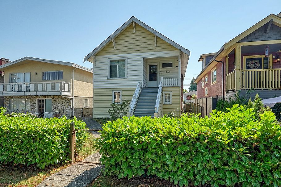 2336 45 Avenue Vancouver, BC - 3