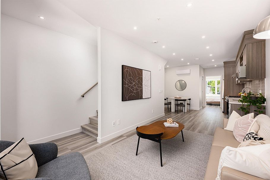 5102 Chambers Street Vancouver, BC - 4