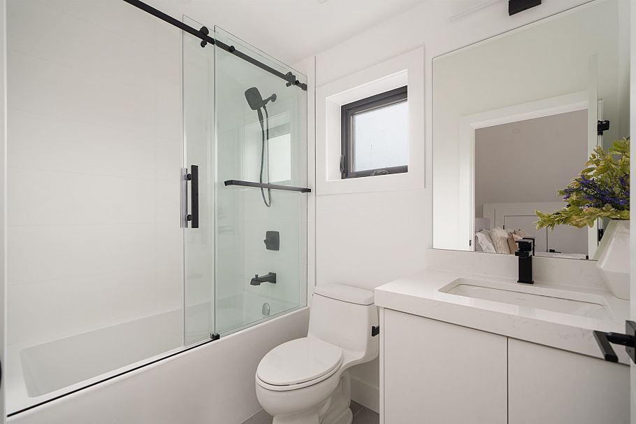 2 2474 E 21st Avenue Vancouver, BC - 27