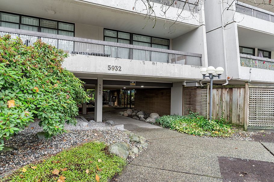 301 5932 Patterson Avenue Burnaby, BC - 5
