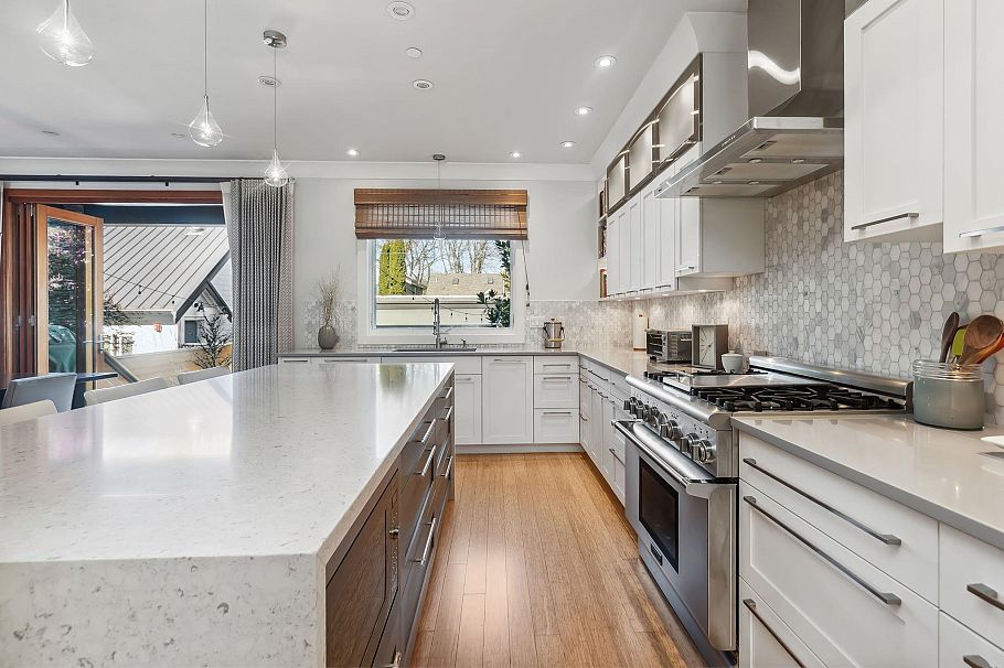 3963 W 20th Avenue Vancouver, BC - 19