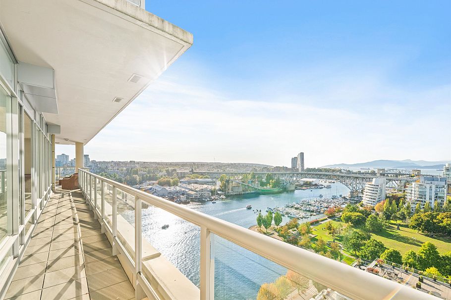 2002 1515 Homer Mews Vancouver, BC - 2