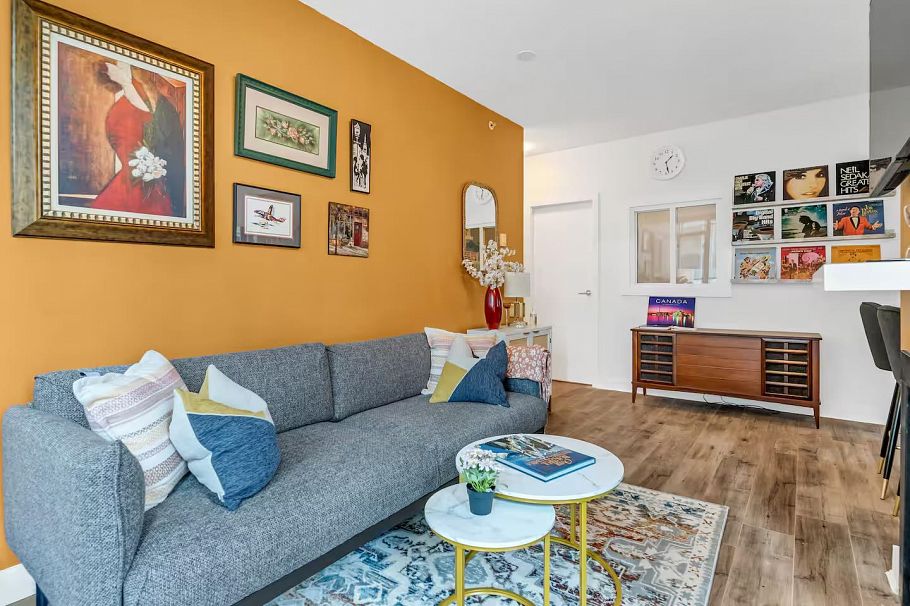 302 1238 Burrard Street Vancouver, BC - 4