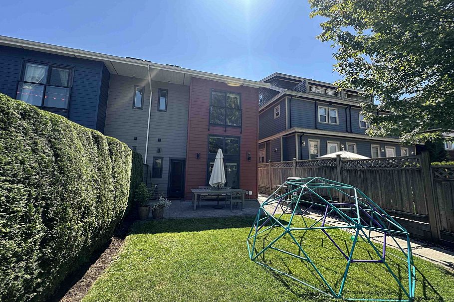 2073 E Pender Street Vancouver, BC - 29