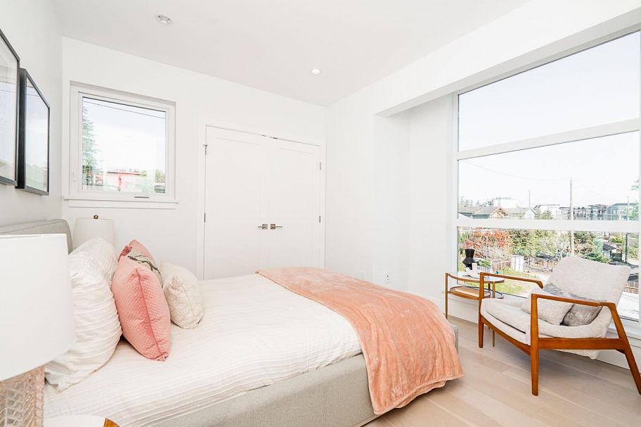 2 434 E 1st Street North Vancouver, BC - 18