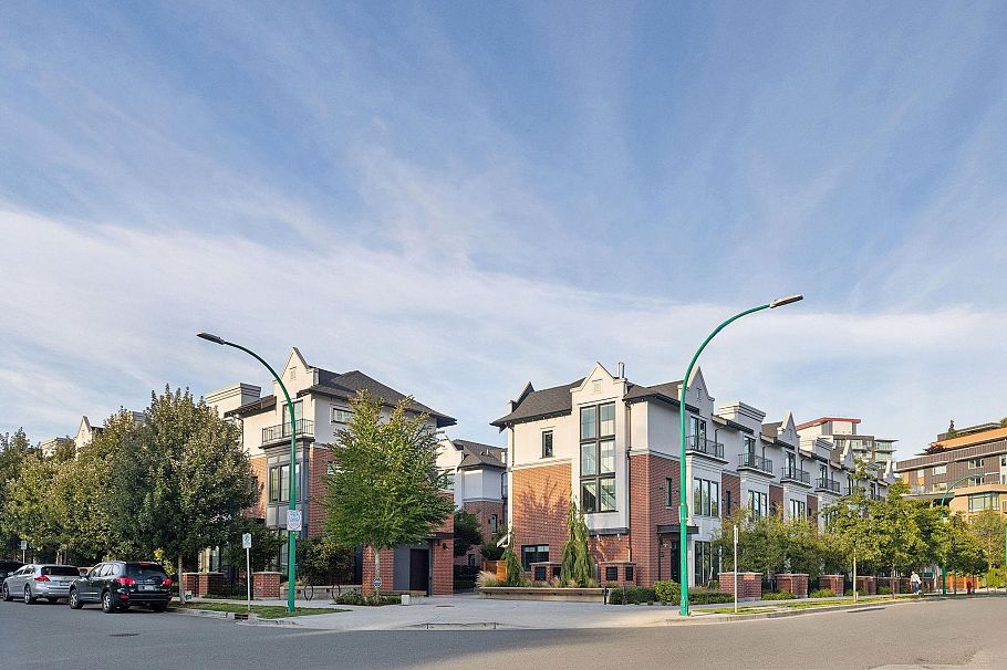 134 2070 Curling Road North Vancouver, BC - 38