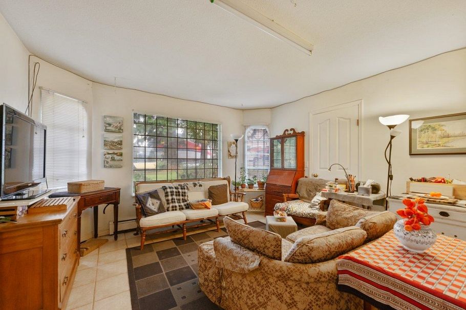 2663 E 41st Avenue Vancouver, BC - 10