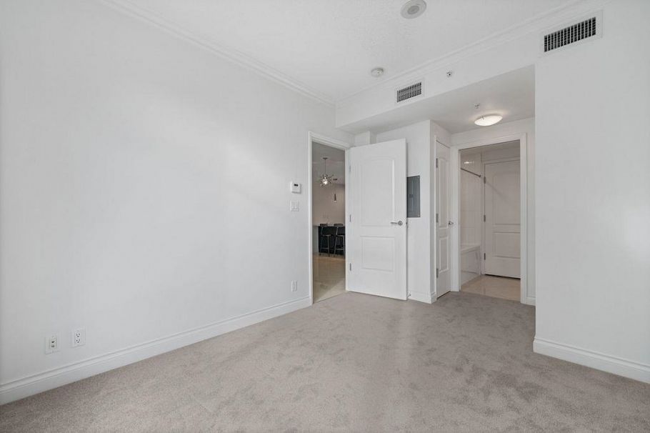 403 162 Victory Ship Way North Vancouver, BC - 35